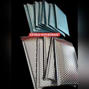 NWT - 15ct. Silver And Ice Blue Metallic Bubble Mailers - ✨️PRICE FIRM✨️